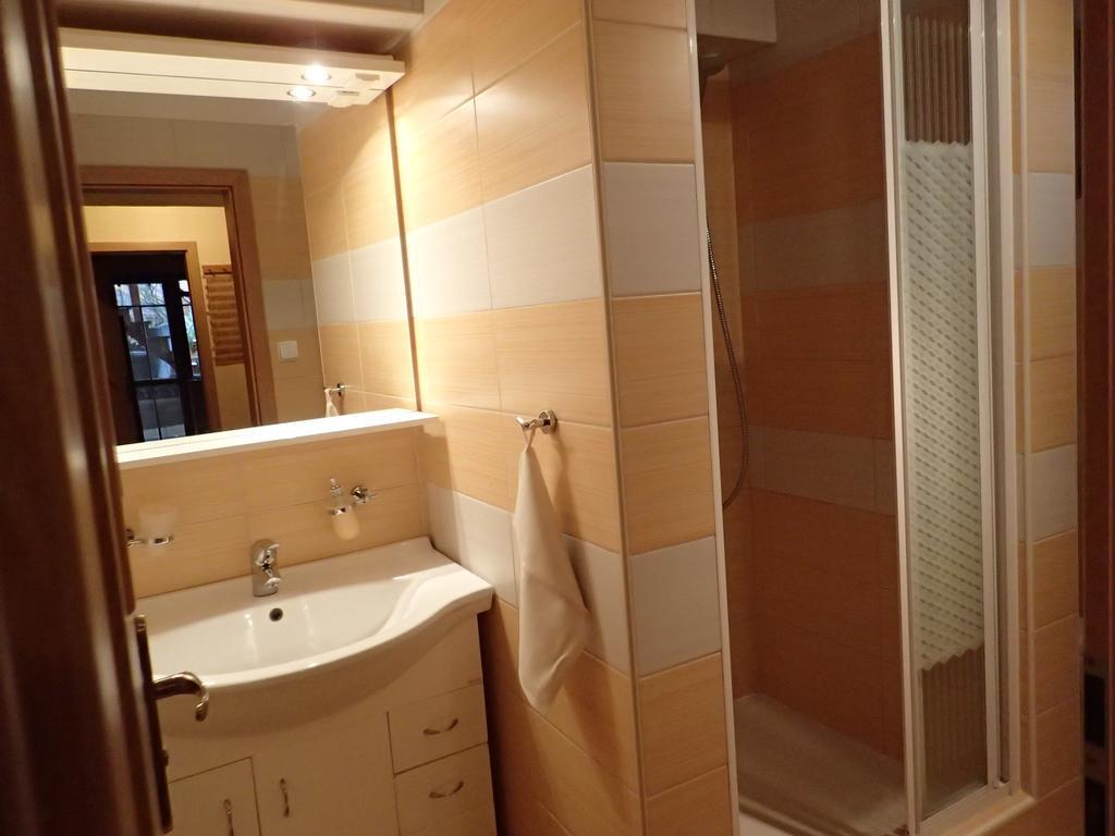 Family House - Apartmany Zuzana Stará Lesná الغرفة الصورة